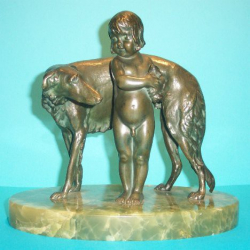 Maurice Guiraud-Rivière Fan Dancer bronze figure. Signed to bronze cape (c.1925)